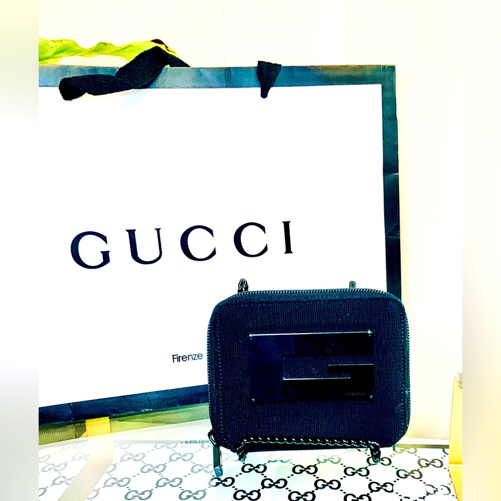 “HP” Auth Gucci black leather and nylon compact wallet